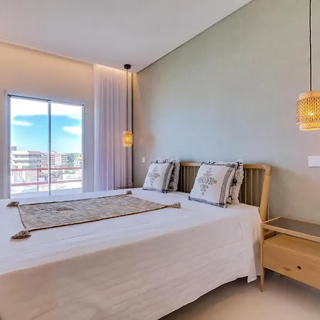 Penthouse T4 Com Vista Mar Em Quarteira