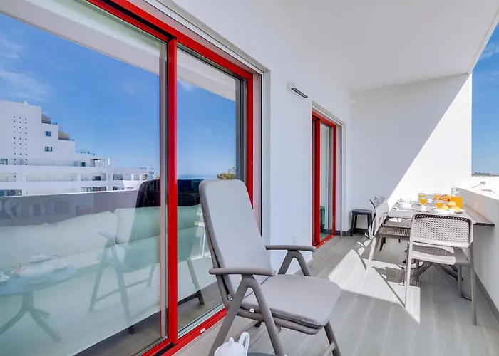 Appartement Penthouse T4 Com Vista Mar Em Quarteira