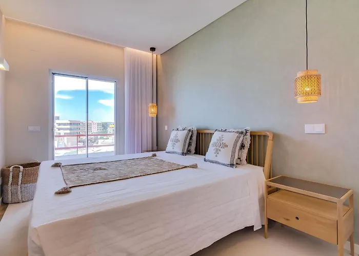 Penthouse T4 Com Vista Mar Em Quarteira