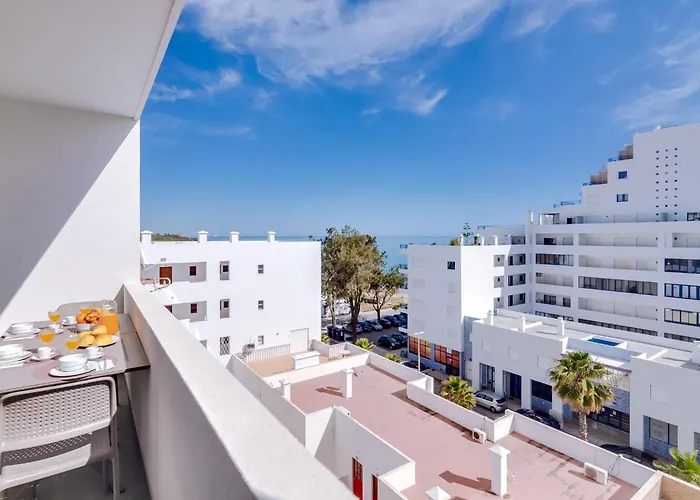 Penthouse T4 Com Vista Mar Em Quarteira